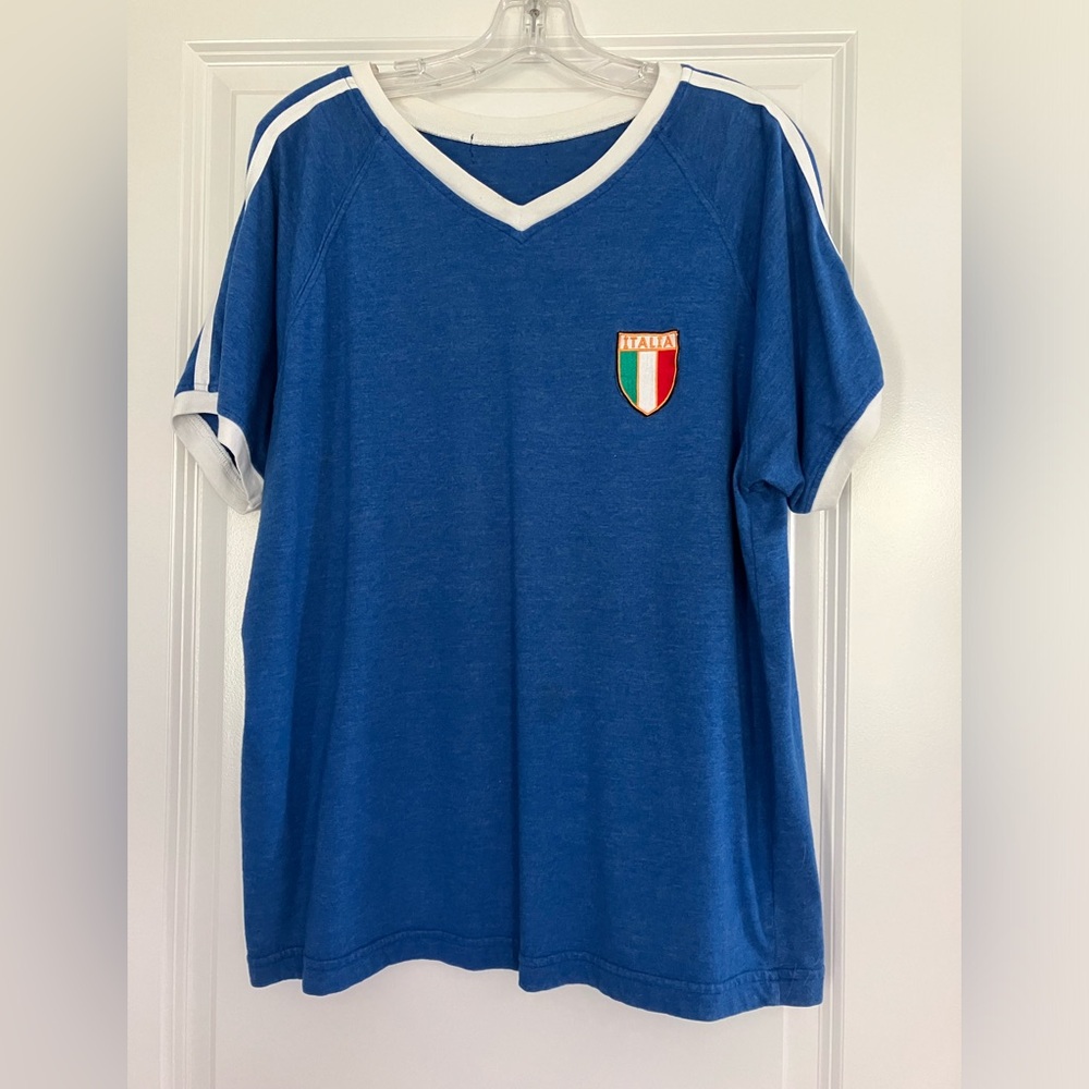 Men’s Italia T-shirt size large